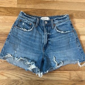 Abercrombie 90s relaxed cutoff shorts high rise - 27